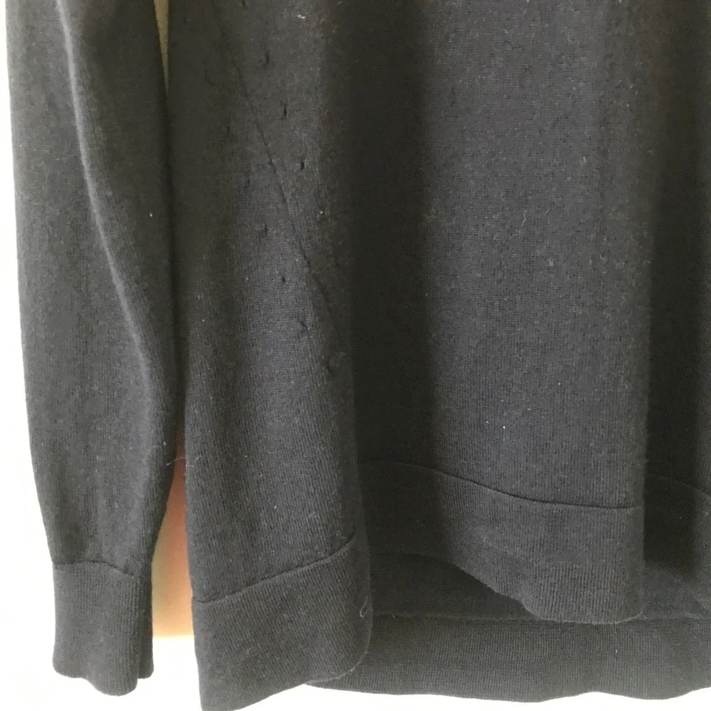 J. Crew Men’s Dark Blue crew neck sweater XS